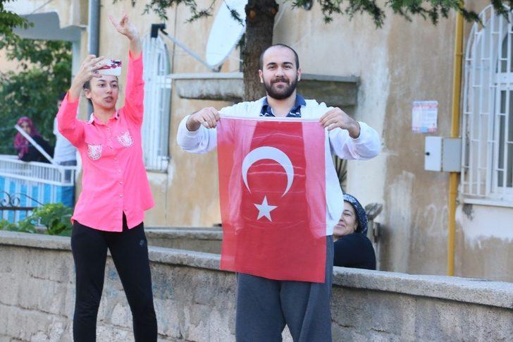 Develi’de Ramazan Bayramında balkonlarda bayram coşkusu G3