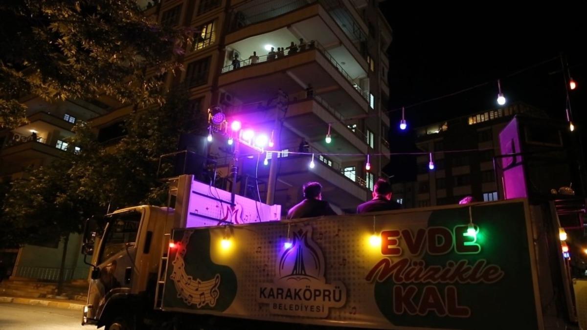 Bayramda vatandaşa mobil konser