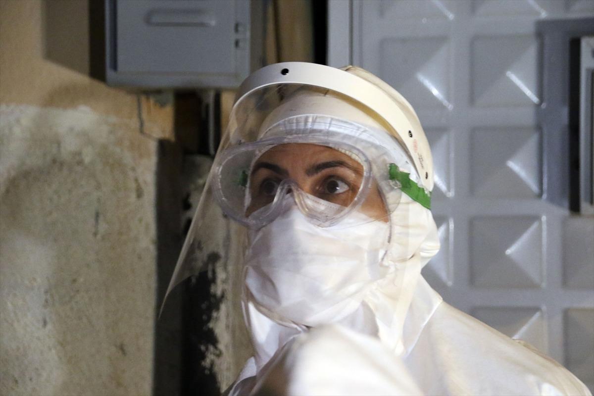 Filyasyon ekibi gece de koronavir&uuml;s&uuml;n izini s&uuml;r&uuml;yor