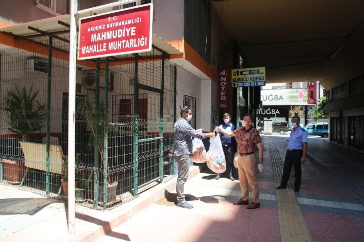 Akdeniz Belediyesi mobil ekipleri bayram s&uuml;resince g&ouml;rev başında oldu