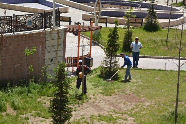 Hakkari Kent Park yeniden temizlendi