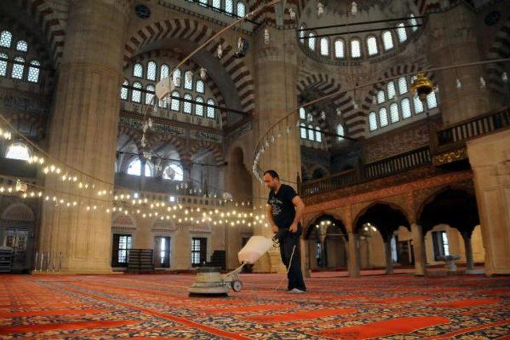 Son hazırlıklar tamamlandı! Camiler 29 Mayıs'ta açılıyor G5