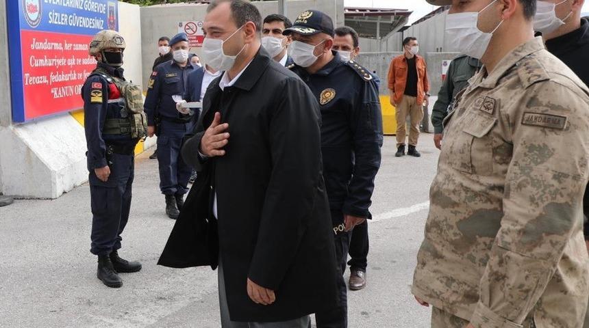Vali Kaldırım;"Bundan sonra virüsü dışarıdan gelenler getirir,hassas hareket edelim"