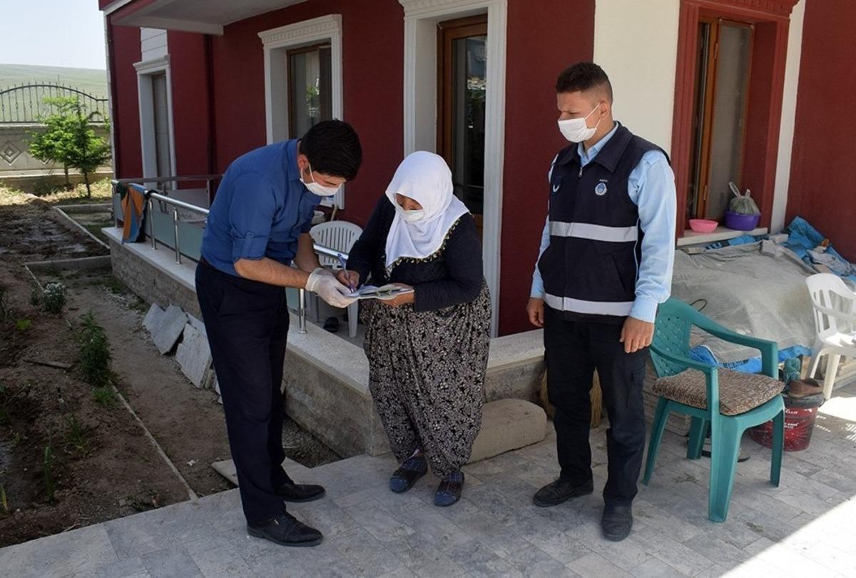 Vatandaş &rsquo;Alo&rsquo; diyor, belediye yardıma koşuyor