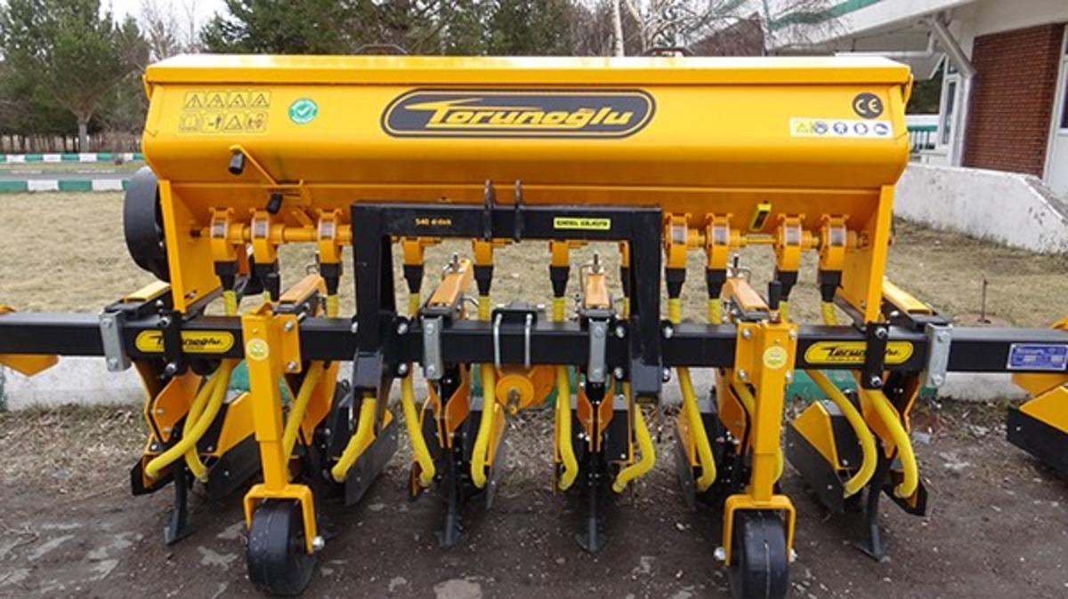 Demir: &ldquo;Saman ile hayvancılık, makinesiz de tarım olmaz&rdquo;