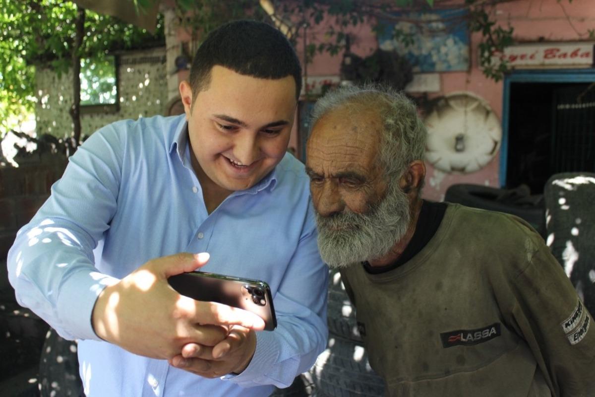 CHP Genel Başkanı Kılı&ccedil;daroğlu ve Milletvekili Erol  Feyzi baba ile bayramlaştı