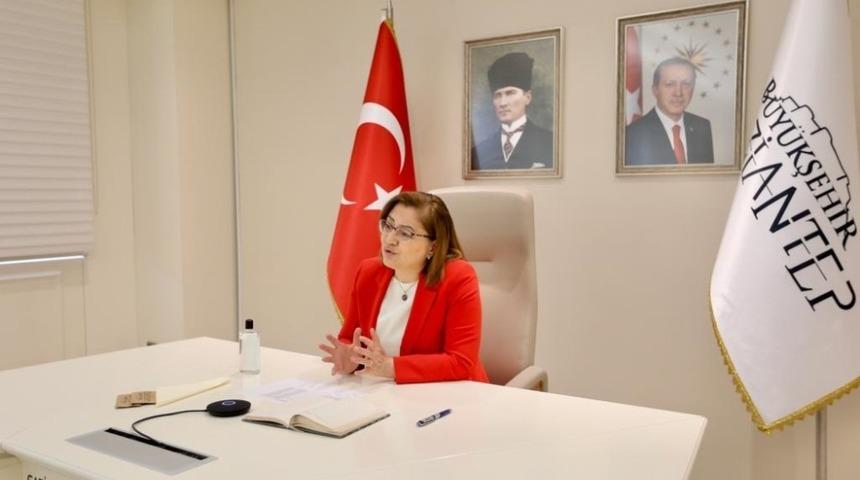 Başkan Şahin, dijital ortamda &ouml;ğrenciler ile buluştu