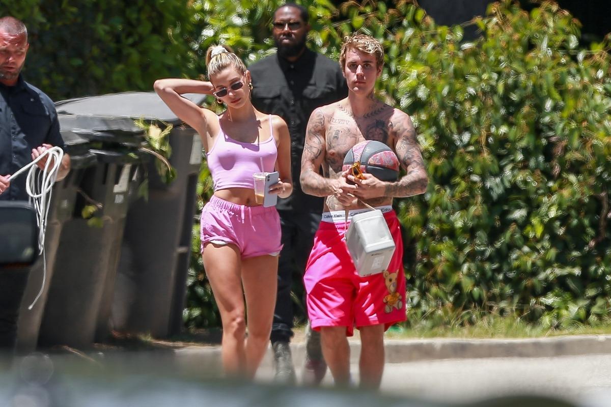 Justin Bieber-Hailey Baldwin &ccedil;ifti basketbol oynadı 