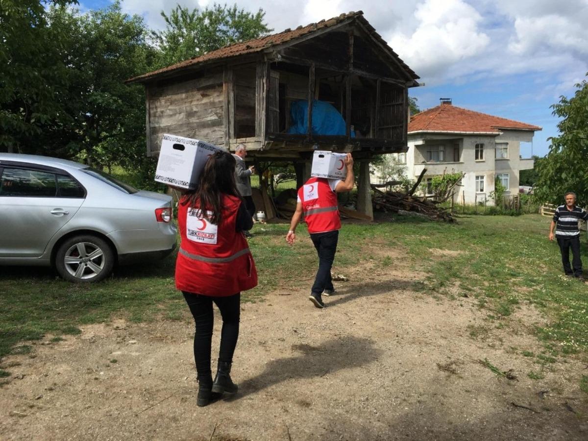 Albayrak: &ldquo;12 binin &uuml;zerinde ihtiya&ccedil; sahibi vatandaşlarımıza ulaştık&rdquo;