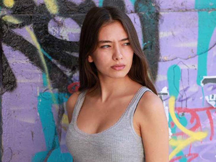 Neslihan Atagül: Soyunurum da sevişirim de... G3