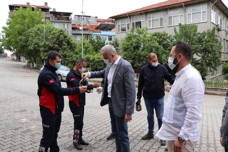 Başkan Biçer’den güvenlik güçlerine çay ikramı G4