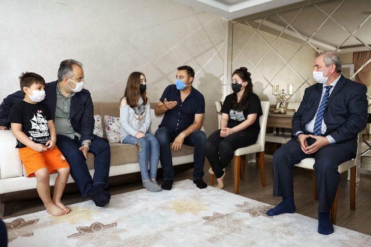 Bursa’da seyyar satıcıların darp ettiği zabıtaya ziyaret G1