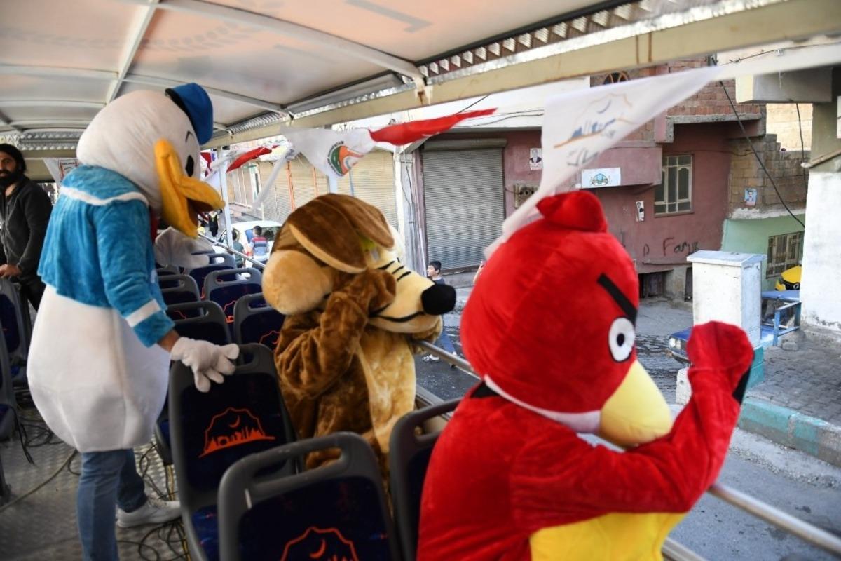 Bayramda &ccedil;ocuklar unutulmadı