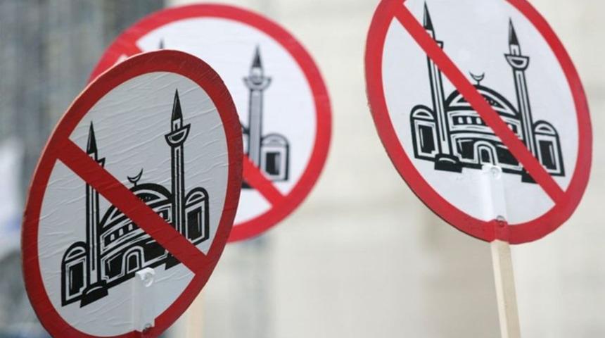 ABD'de tepki çeken İslamofobik ilan! Müslümanlar hakkında skandal ifadeler kullandılar