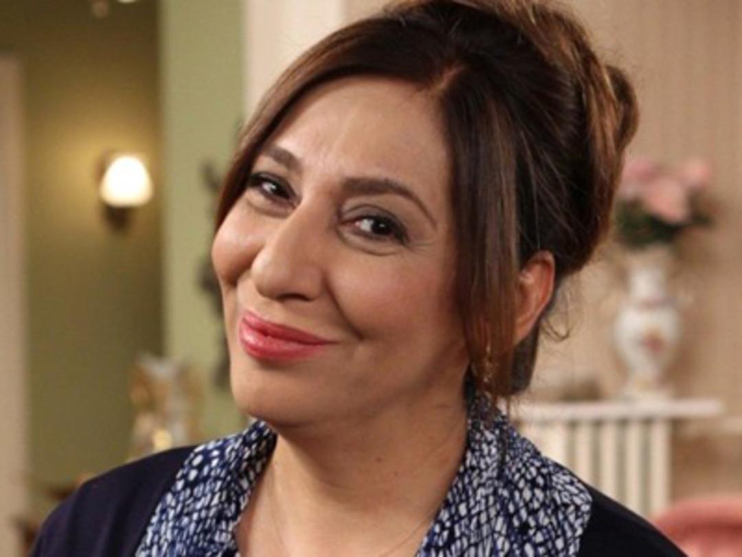 Melek Baykal'dan baş&ouml;rt&uuml;l&uuml; kadınlara ağır hakaret