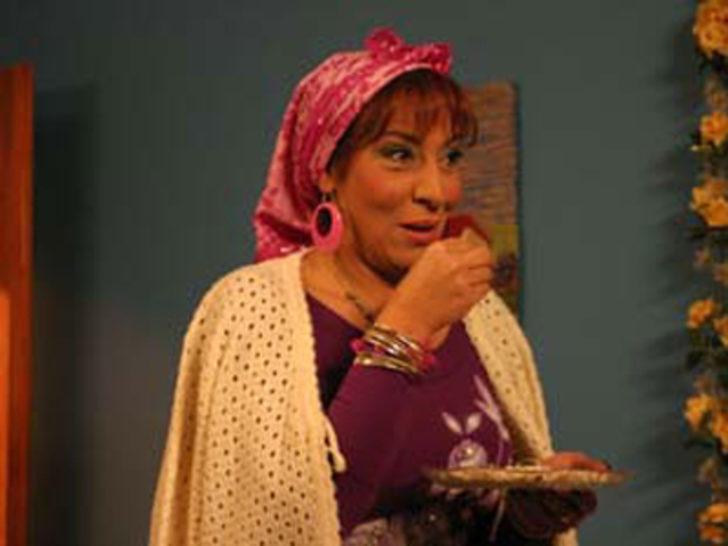 Melek Baykal'dan başörtülü kadınlara ağır hakaret G3