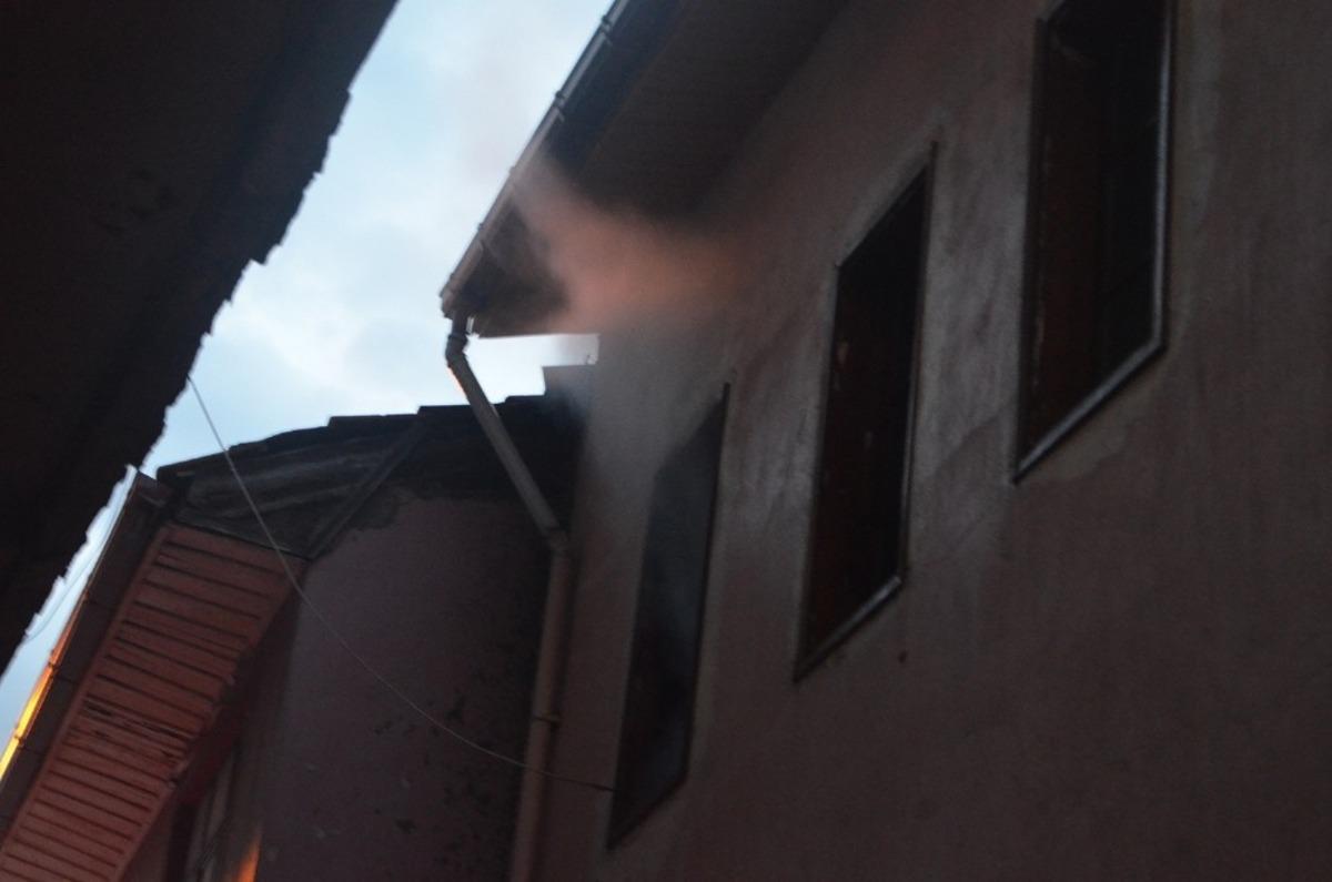 Kula&rsquo;da boş iş yerinde yangın