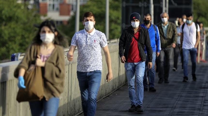 Sağlık Bakanı Fahrettin Koca açıkladı! Maske zorunluluğu kalkıyor mu? Otobüslerde, okullarda ve hastanelerde maske kalkacak mı?