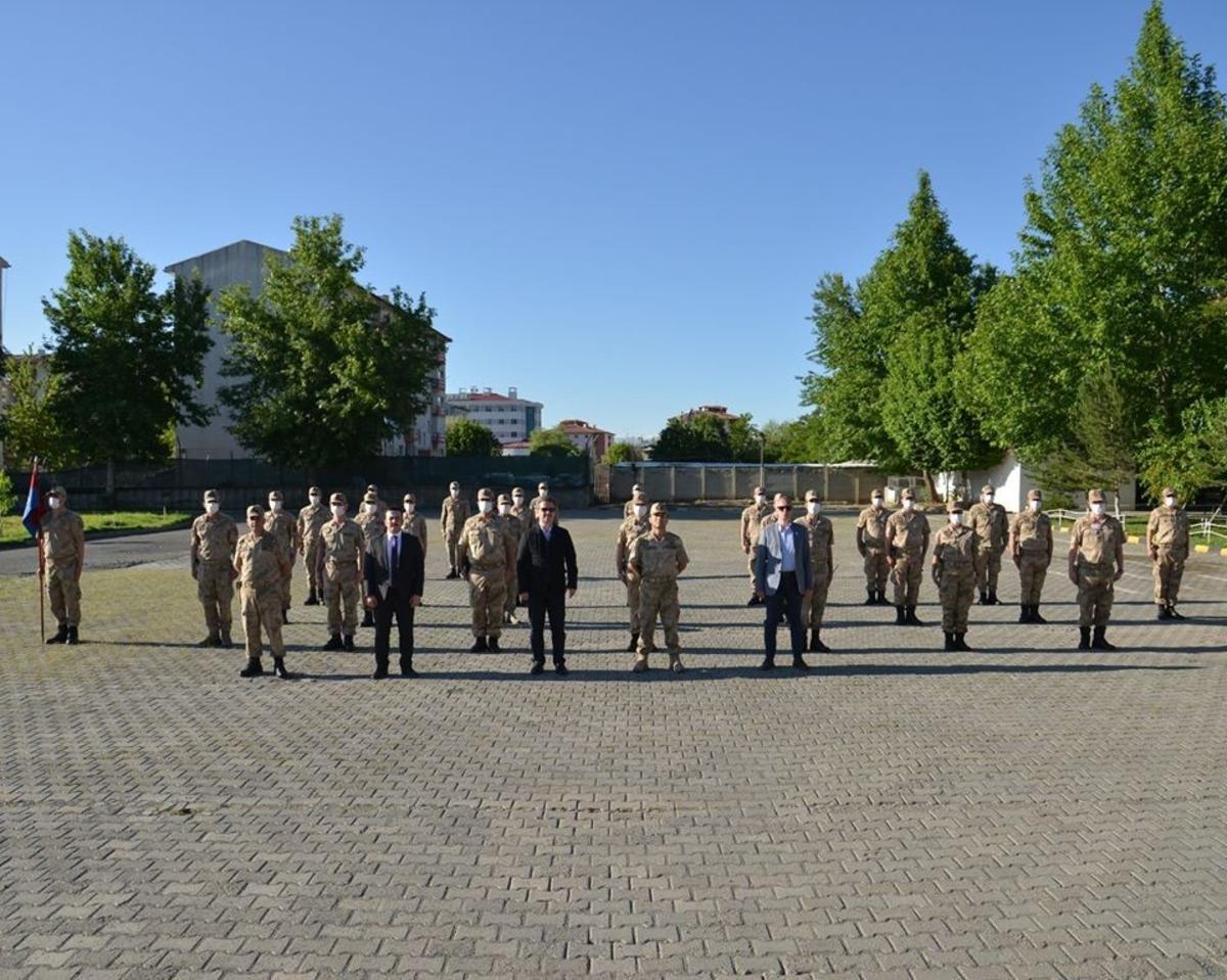 Vali &Uuml;nl&uuml;, Mehmet&ccedil;iğin bayramını kutladı