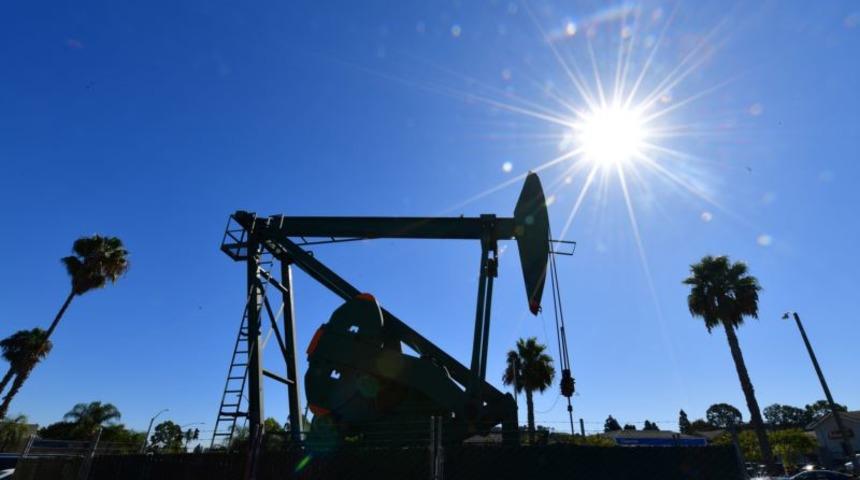 Üretimde Kesinti ve Talepte Artış Petrol Fiyatlarını Yükseltti