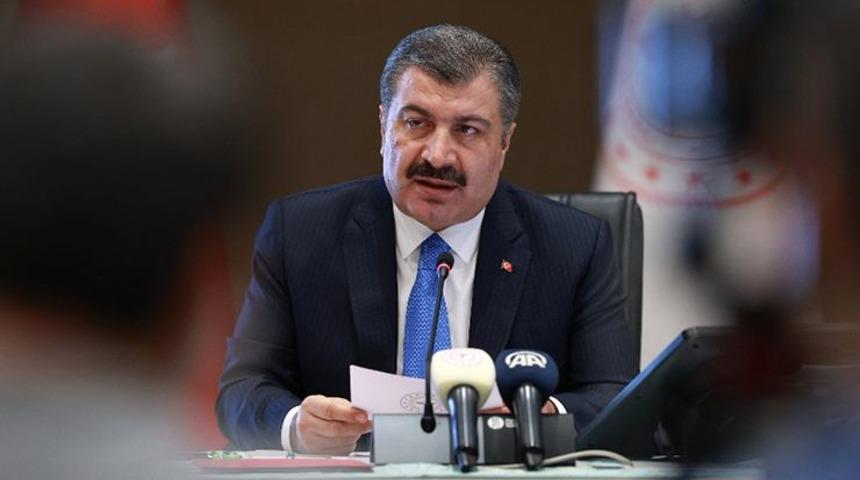 Bakan Koca a&ccedil;ıkladı! 65 yaş &uuml;st&uuml; ve 20 yaş altı gen&ccedil;lere kısıtlama devam ediyor