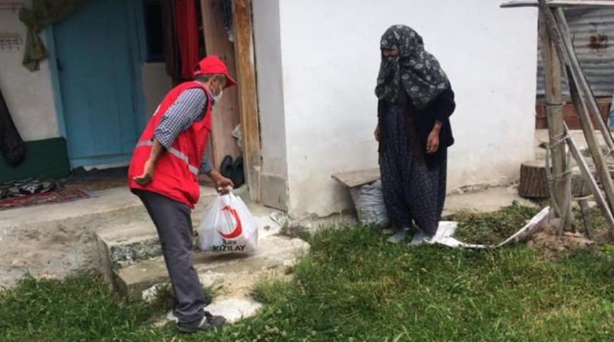 Mesut Özil'in gönderdiği yardımlar bayramın son günü dağıtıldı