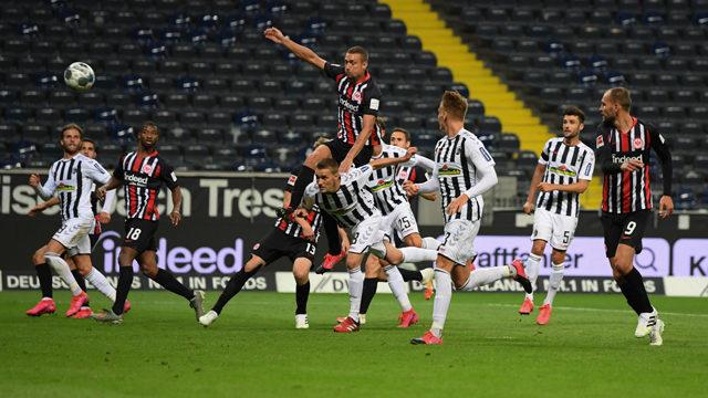 ÖZET | Eintracht Frankfurt - Freiburg maç sonucu: 3-3