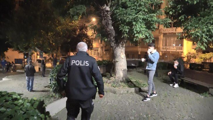 Polis, bankta oturup kahve içen vatandaşları görünce şaşkınlığa uğradı G3