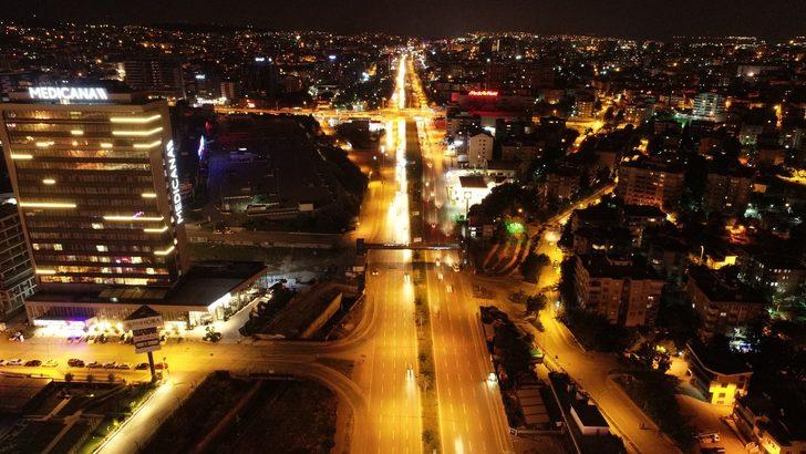 Polis, bankta oturup kahve içen vatandaşları görünce şaşkınlığa uğradı G4