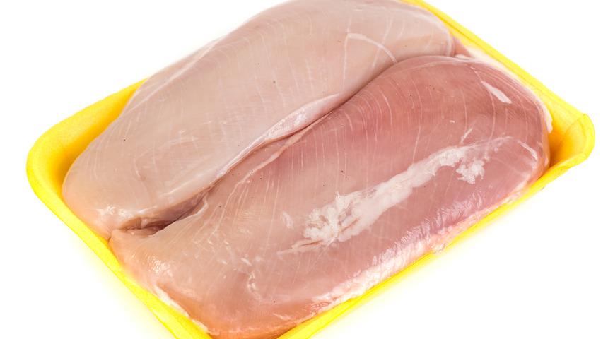 Tavuk göğsü üzerinde bulunan beyaz çizgilere dikkat!