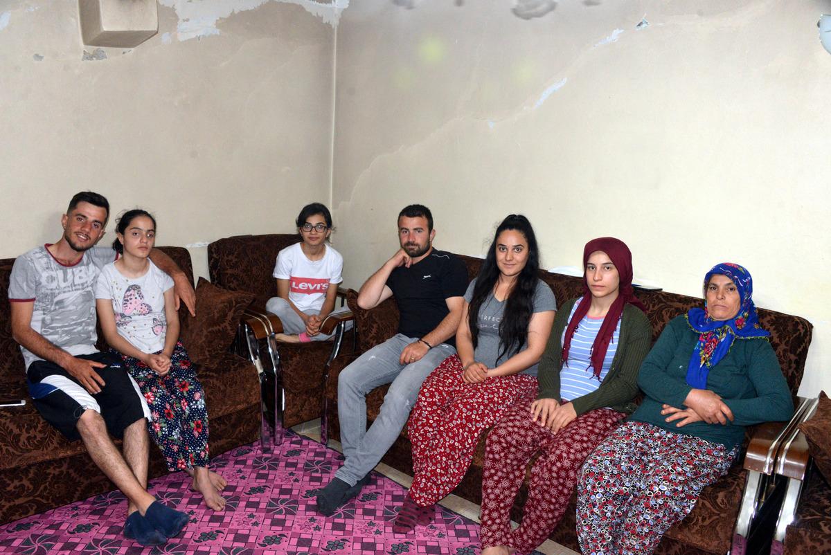 Aynı aileden 8 kişi koronavir&uuml;s&uuml; yendi