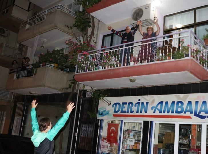 Alaşehirliler balkonlarında spor yaptı G4