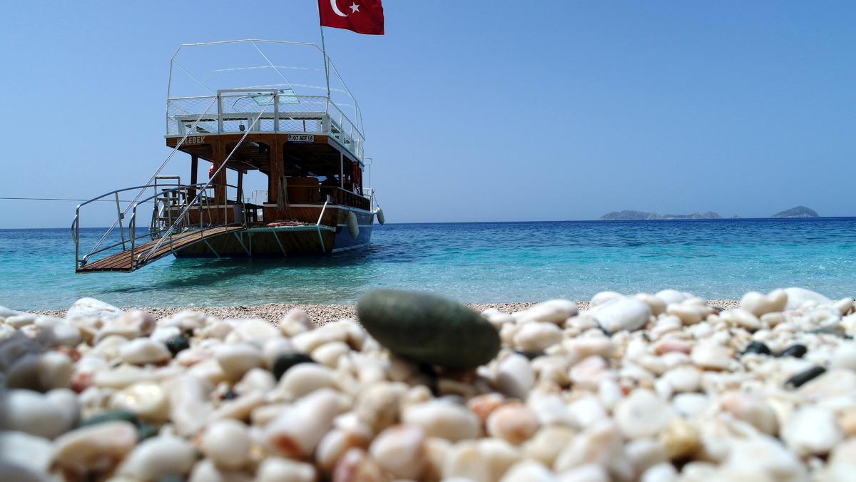 Maldivler'e benzetilen Suluada, 'ıssız ada'ya d&ouml;n&uuml;şt&uuml;