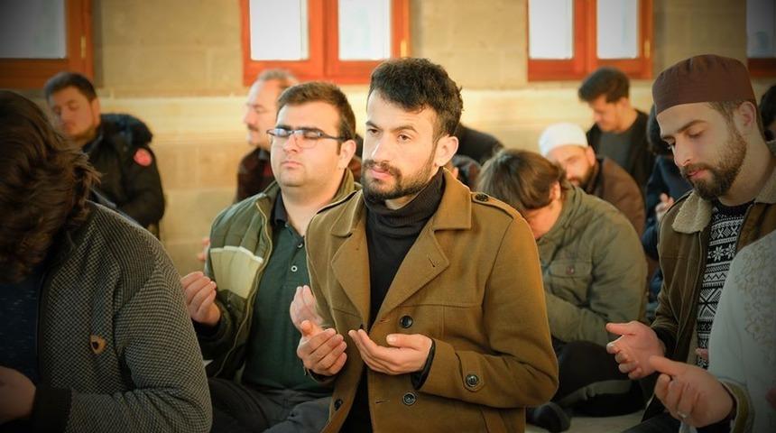 Cuma günü camiler cemaatine kavuşuyor