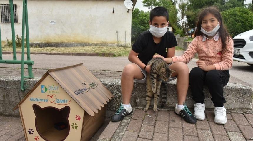 K&uuml;&ccedil;&uuml;k kuzenlerin sokak hayvanları i&ccedil;in isteği karşılıksız kalmadı