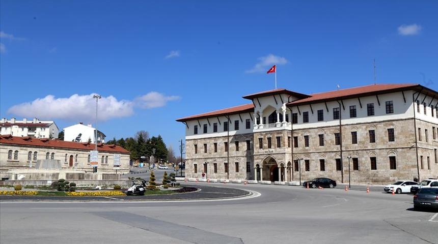 Sivas Valiliği'nden esprili "ge&ccedil;miş bayram" ziyareti uyarısı: Sakın...