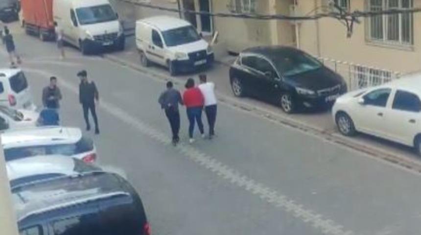 Ne yasak dinlediler ne sosyal mesafe: Halay &ccedil;ekip top oynadılar