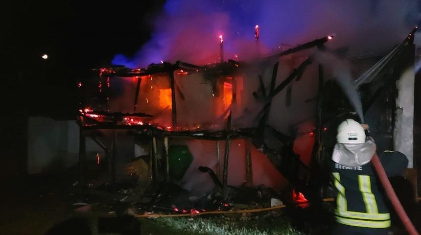 Boğalar Mahallesinde ev yangını