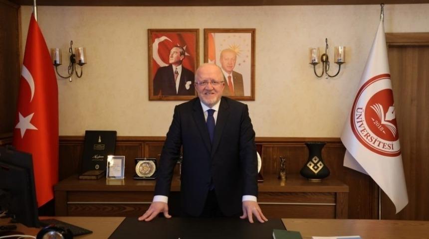 Rektör Aydın: "Darbeler, Türkiye’yi kontrol altında tutma girişimleridir"