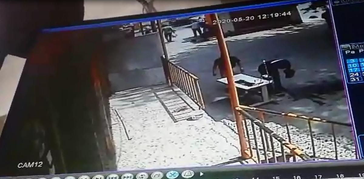 Sultangazi'de dehşet anları! Başına caraskal d&uuml;şt&uuml; kanlar i&ccedil;inde yere yığıldı