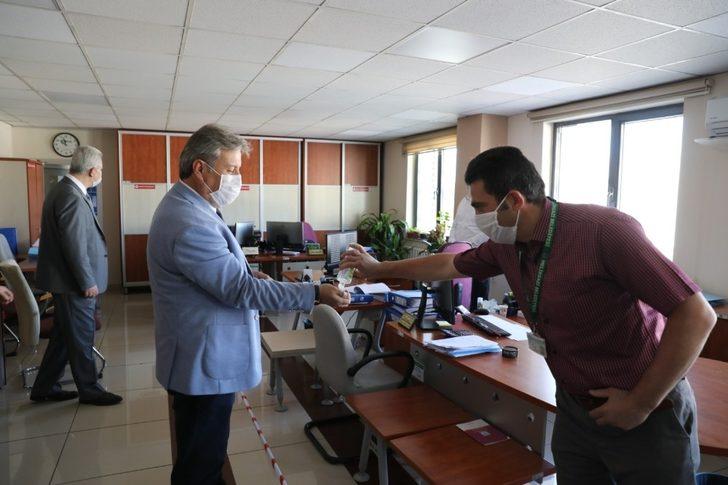 Başkan Palancıoğlu, ilk mesai gününde personeli ile bayramlaştı G1