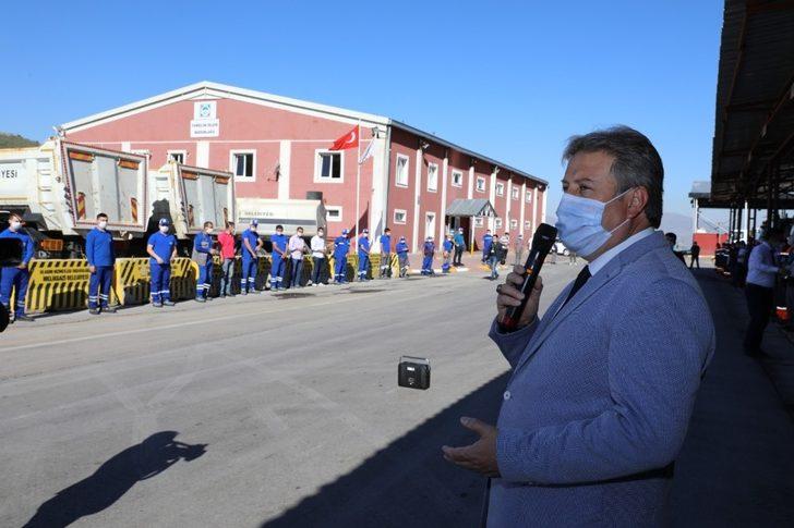 Başkan Palancıoğlu, ilk mesai gününde personeli ile bayramlaştı G3