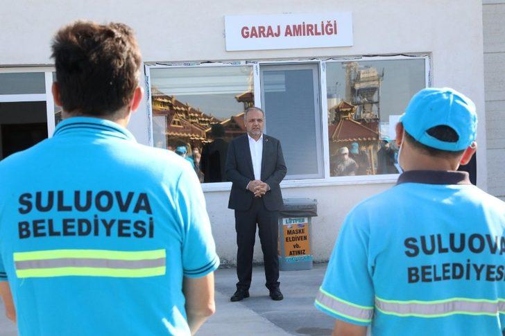 Belediyede fiziksel mesafeli bayramlaşma G2