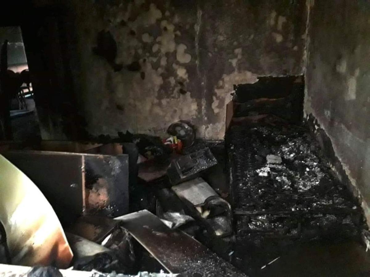 İzmit&rsquo;de &ccedil;ıkan yangın evi kullanılmaz hale getirdi