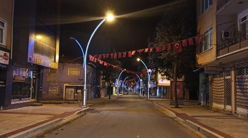 Zincirlikuyu Caddesi ışıl ışıl oldu