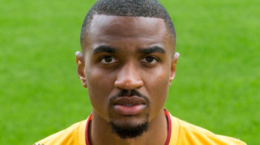 İngiliz futbolcu Christian Mbulu evinde ölü bulundu