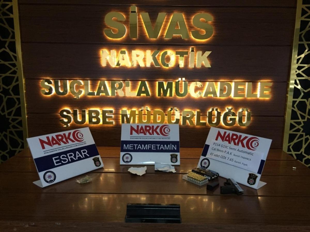 Sokak satıcıları ve kullanıcılarına operasyon;19 işlem 1 tutuklama