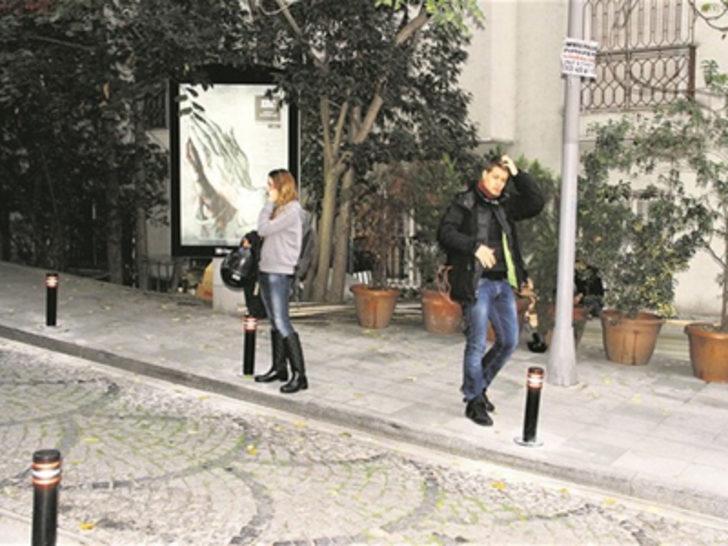 Alina Boz sevgilisiyle yakalandı G3