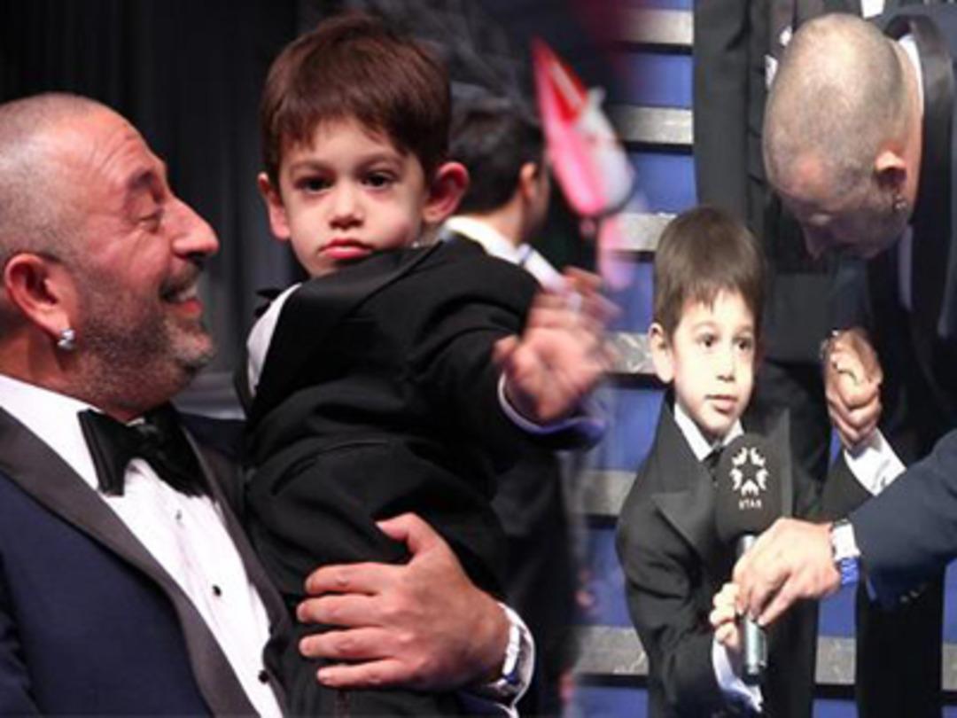 Cem Yılmaz yeni filminin galasına oğlu Kemal ile geldi