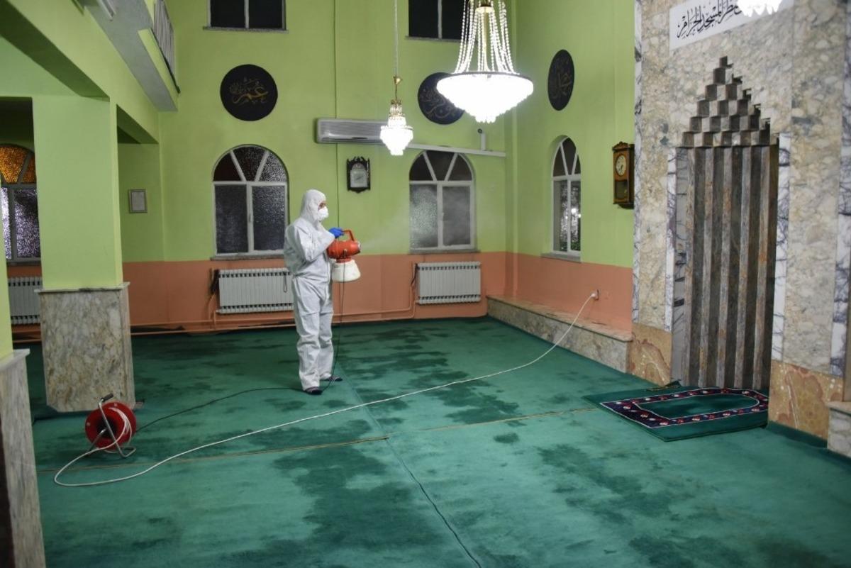 Yunusemre&rsquo;de camiler ibadete a&ccedil;ılıyor